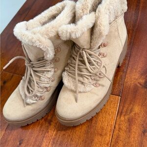 Women's A New Day Tan Fur-Lined Boots sz 7
